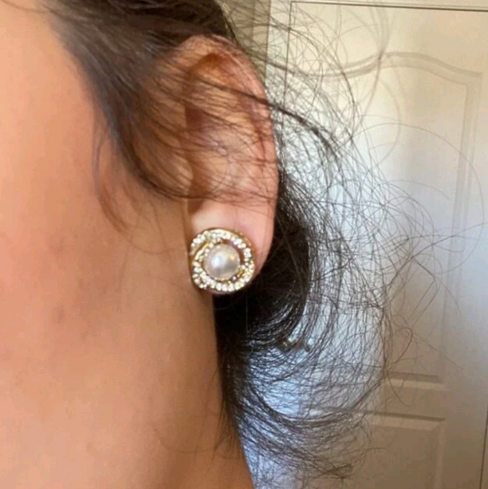💖 2/$30 Women's vintage Elegant faux pearl & rhinestone evening stud earrings - Picture 11 of 13